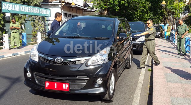 910+ Gambar Mobil Sederhana Gratis Terbaik - Gambar Mobil