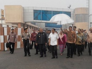 Wapres Boediono Gelar Rapat Kebakaran Hutan di Palembang