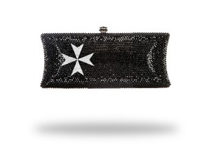 Hamil Anak Kedua, Kate Middleton Dihadiahkan Clutch Bertabur Swarovski