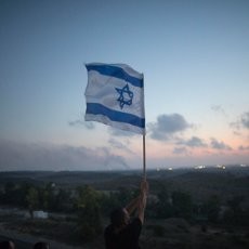 Israel Tembak Jatuh Pesawat Tempur Suriah