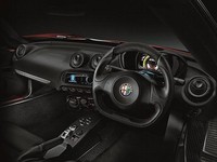 Si Merah nan Seksi, Alfa Romeo 4C