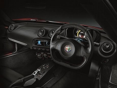 Si Merah nan Seksi, Alfa Romeo 4C