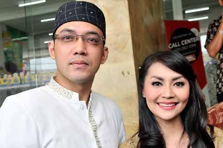 Tok! Sandy Tumiwa dan Tessa Kaunang Resmi Bercerai