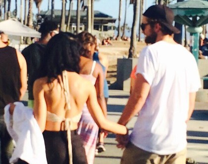 Cie... Robert Pattinson Pamer Kemesraan dengan Kekasih Baru