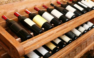 Polisi Italia Menyita 160.000 Liter Wine Palsu di Tuscany
