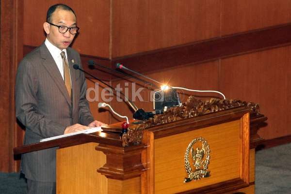 Menkeu Chatib Sarankan Pemerintahan Jokowi Kurangi Utang