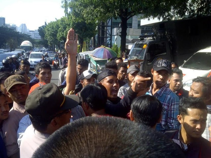 Muncul Massa HMI Minta Anas Dihukum, Suasana di Depan Tipikor Panas