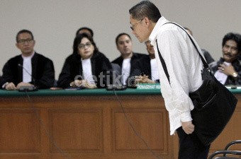 Hakim Tipikor Mentahkan Sangkalan Anas Soal Mobil Harrier