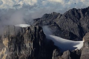 Kisah Tengkorak-tengkorak Manusia di Puncak Salju Abadi, Papua