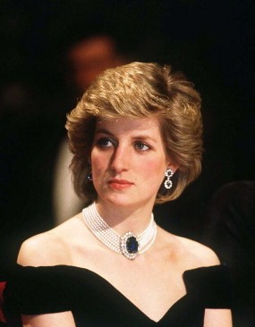 Bagaimana Reaksi Istana yang Sebenarnya Saat Mendengar Kematian Putri Diana?