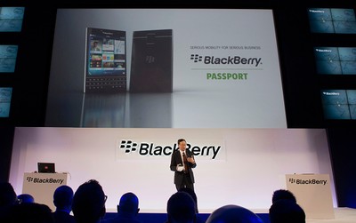 CEO BlackBerry Beraksi dengan Si Kotak Passport