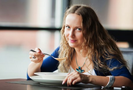 Suka Makanan Bersantan Tapi Tak Mau Kolesterol Naik? Begini Mengakalinya