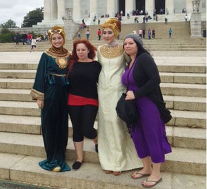 Foto: Keakraban Dian Pelangi dengan Fans Dadakan di Monumen Nasional AS