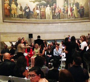 Tak Hanya Glamour, Ini Misi Lain dari DC Fashion Week