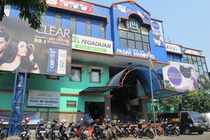 Dikepung Gedung dan Supermarket, Pasar Mampang Kini Sepi