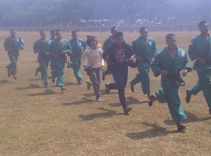 Begini Akibatnya Jika Pria Hidung Belang Mengganggu Prajurit Wanita Kostrad
