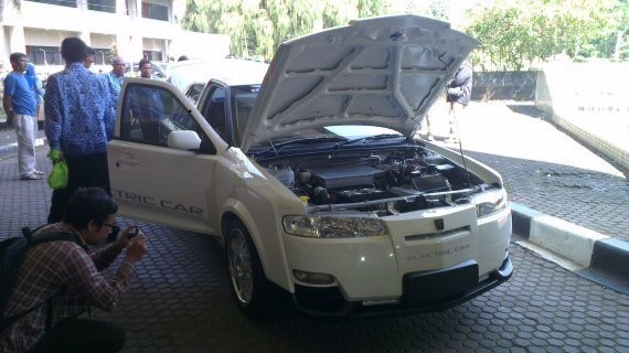 Singkong Pun Bisa Disulap Jadi Baterai Mobil Listrik, Ini Buktinya