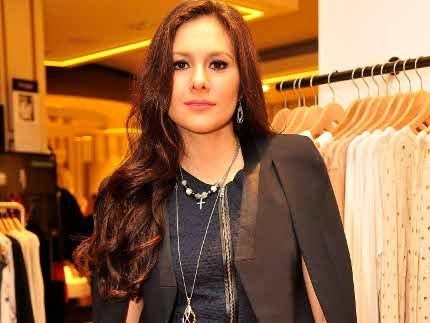 Wulan Guritno dan Shaloom Suka Nonton dan Berenang Bareng