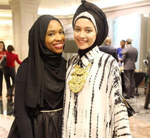 Hakeemah Cummings, Blogger Hijab Amerika yang Terpana Akan Dian Pelangi