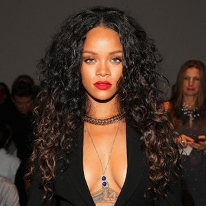 Rihanna Habiskan Rp 588 Juta Seminggu untuk Perawatan Kecantikan