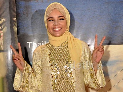 Aih... Anggunnya Dewi Sandra