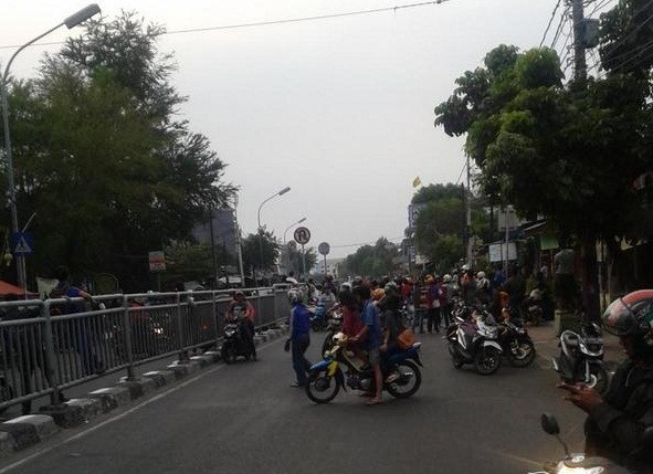 Tawuran Antar Warga Pecah di Tebet