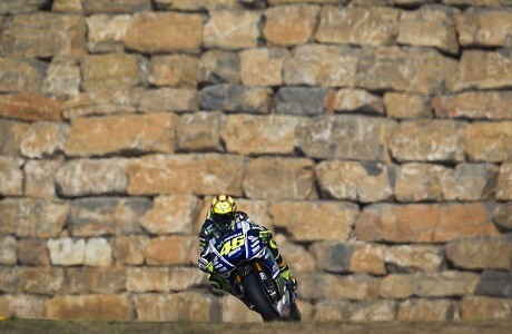 Rossi: Mustahil Saingi Duo Honda