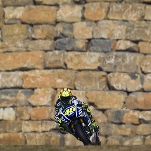 Rossi: Mustahil Saingi Duo Honda