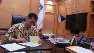 Misteri Surat Pengunduran Diri Jokowi