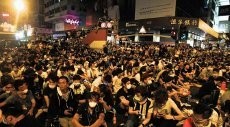 Demonstran Hong Kong Mulai Tenang, Polisi Antihuru-Hara Ditarik