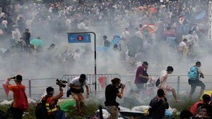 Polisi Bentrok dengan Demonstran di Hong Kong, 34 Orang Terluka