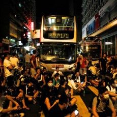 Unjuk Rasa Pro-Demokrasi di Hong Kong Ganggu Transportasi dan Bisnis