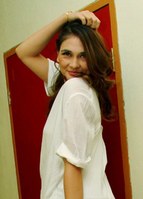 Luna Maya: Belum Mikir Menikah, Mahal!