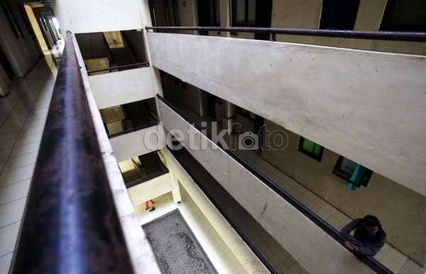 Pengembang Putar Uang di Rusun, Penghuni Gigit Jari