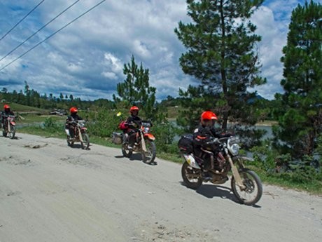 Riders Viar Jelajah Indonesia Tiba di Jakarta