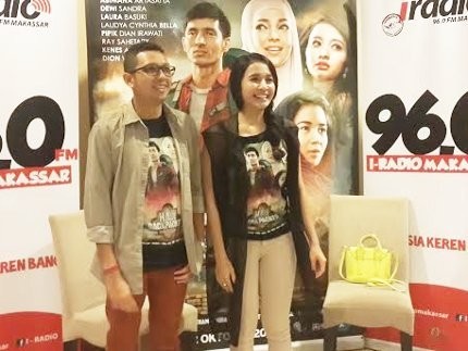 Antusias Warga Makassar Hadiri Gala Premier Haji Backpacker