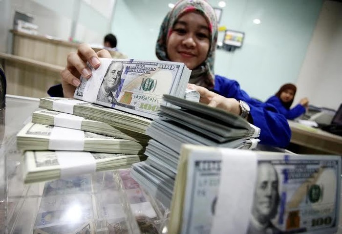 Waduh, Dolar Tembus Rp 12.200
