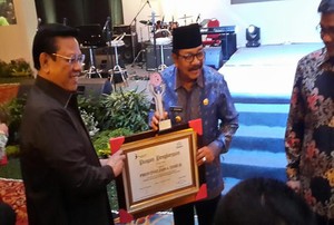 Hari Kontrasepsi Dunia, Menko Kesra Beri Penghargaan Daerah yang Sukses KB