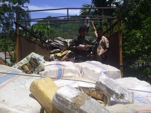 Truk ini Tepergok Bawa 2 Ton Ganja karena Parkir Kelamaan
