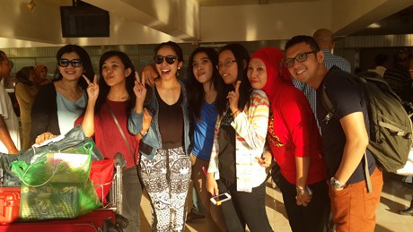 Ekspresifnya Penonton Premiere Haji Backpacker di Makassar