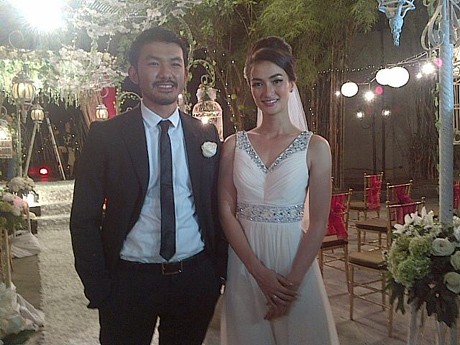 Jodoh yang Membawa Berkah Bagi Rio Dewanto dan Atiqah Hasiholan