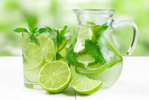Udara Gerah dan Panas? Racik 5 Virgin Mojito yang Asam Segar Ini