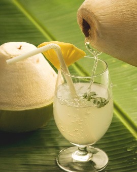 Mata Jernih dan Sehat dengan Minum Jus Bayam dan Air Kelapa (2)