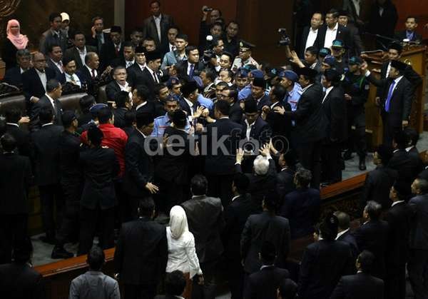 Pemilihan Diwarnai WO, Ini Profil Pimpinan DPR 2014-2019