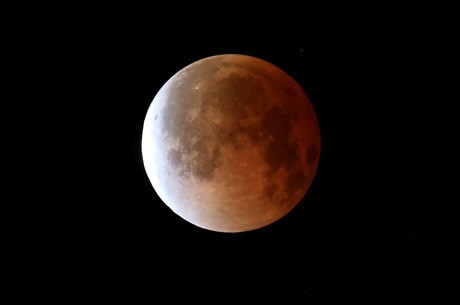 Hal Istimewa Terkait Penampakan Gerhana Bulan Berwarna Merah Darah