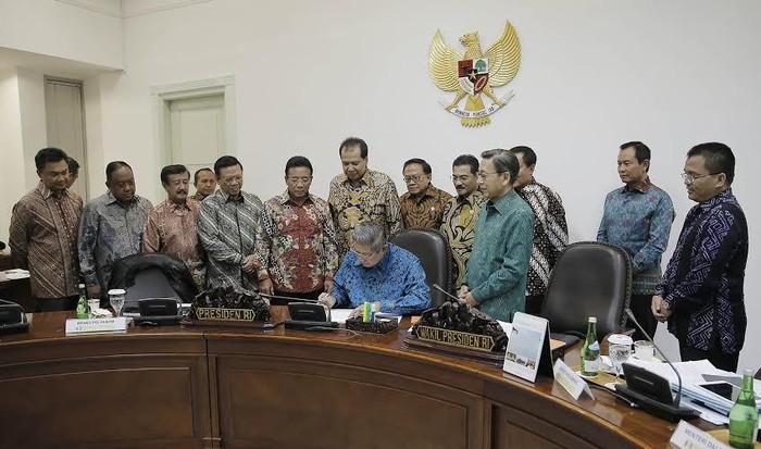 Tanda Tangani 2 Perpu Tolak Pilkada DPRD, SBY Nilai Keadaan Sudah Genting