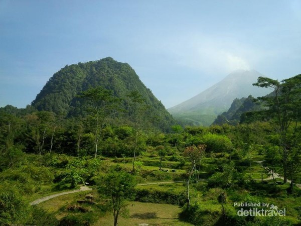  Pemandangan Elok Merapi Dari Menara Pandang Kaliurang