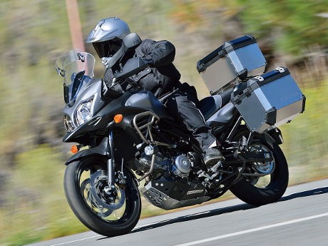 Touring Lebih Nyaman Suzuki V-Storm 650 XT Pakai ABS