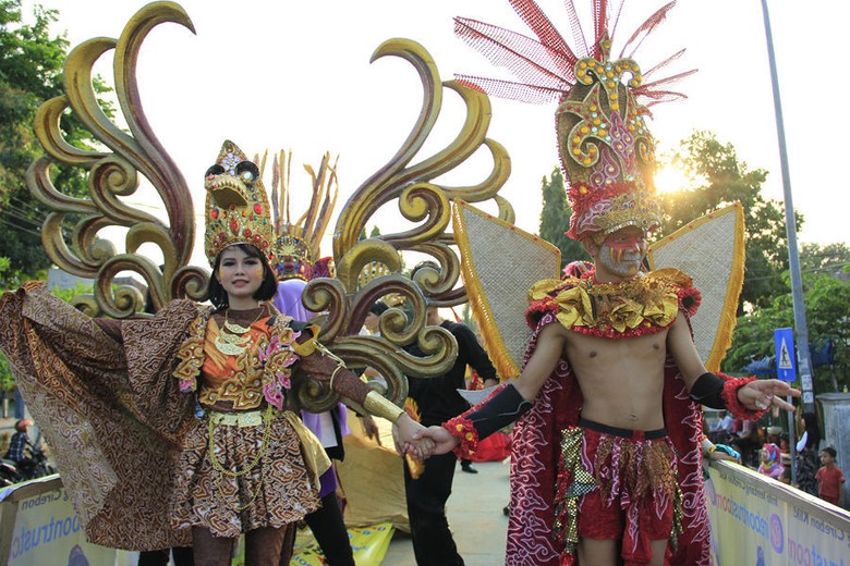 Sambut Hari Batik Nasional, Cirebon Gelar Karnaval Keren