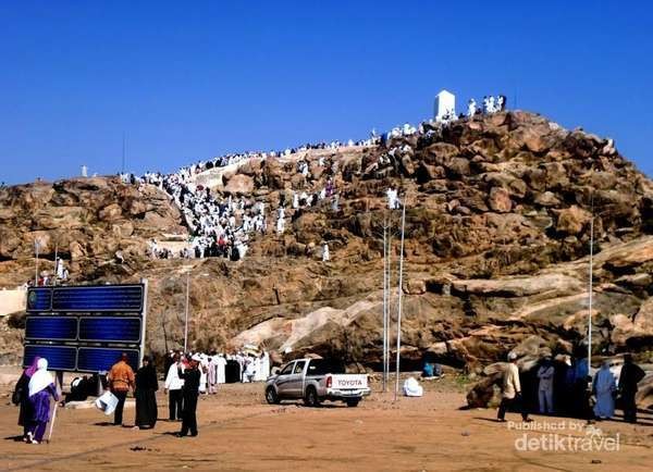 Jabal-e-Rehmat: Menjelajahi Gunung Berkah di Saudi Arabia & Tetap Terhubung dengan eSIM